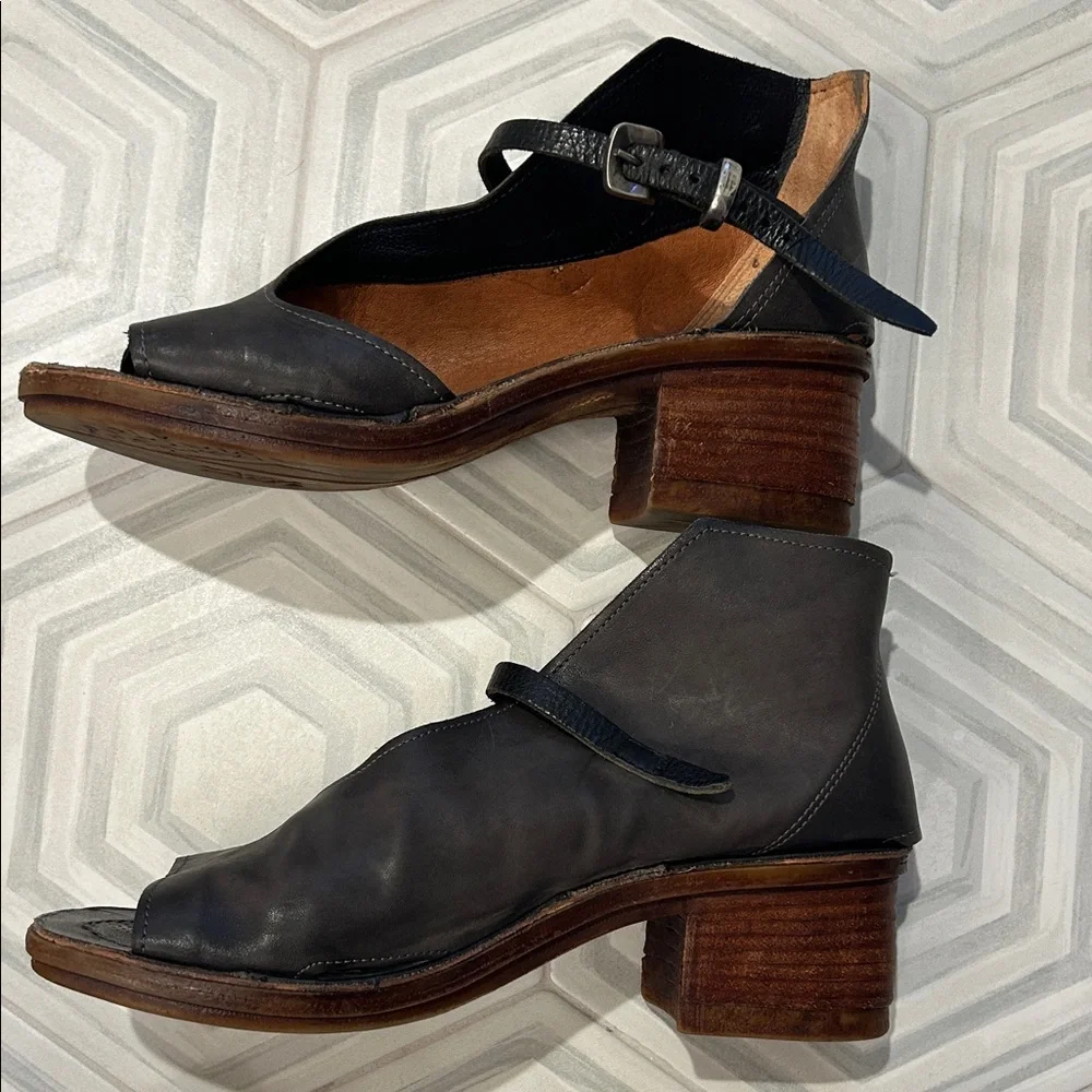 A.S.98 Black Leather Heels - Picture 4 of 4